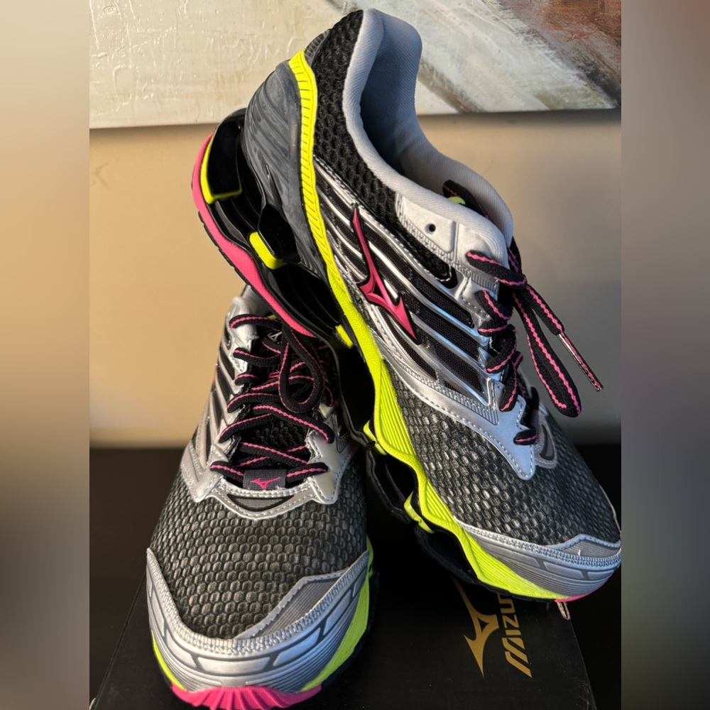 New Mizuno Wave Prophecy 5  Running Shoes Size 9.5